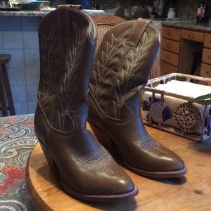 Brown cowgirl boots
